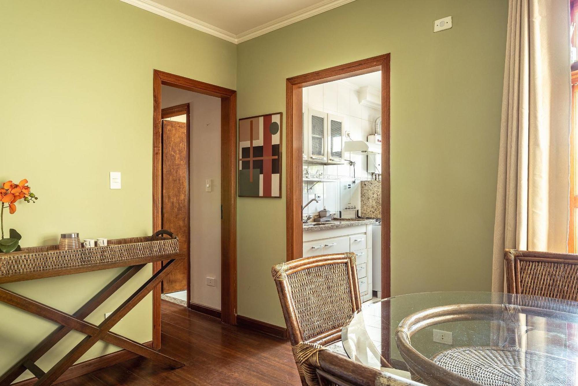 No Centrinho De Capivari | Wifi + Lareira + Garagem Apartamento